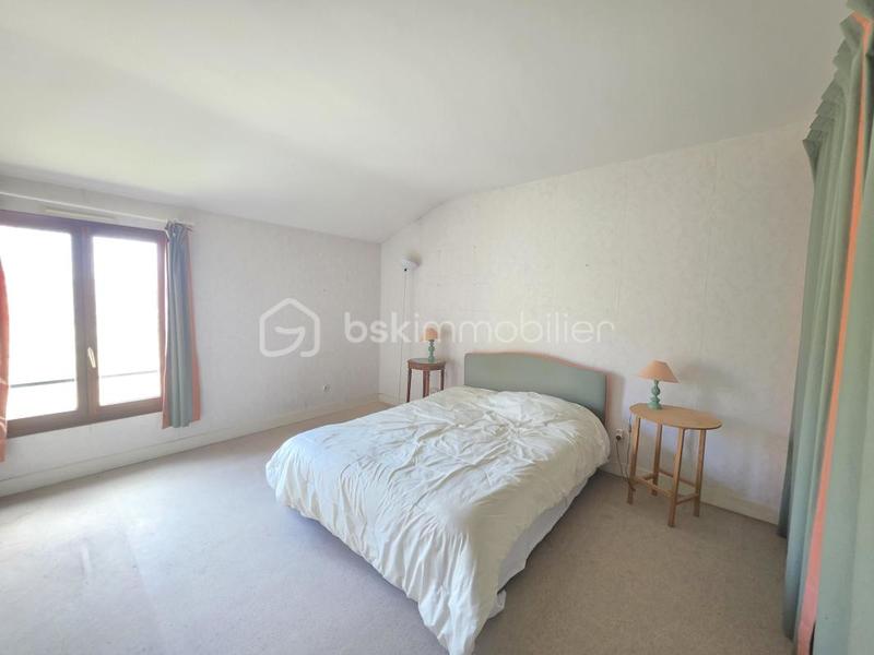 Maison - 228 m² - 7 pièces