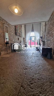 Maison - 418 m² - 10 pièces