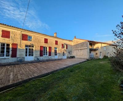 Maison de village - 285 m² - 7 pièces