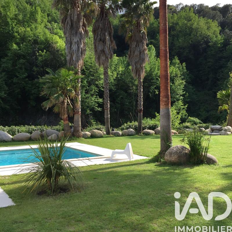 Maison - 167 m² - 8 pièces