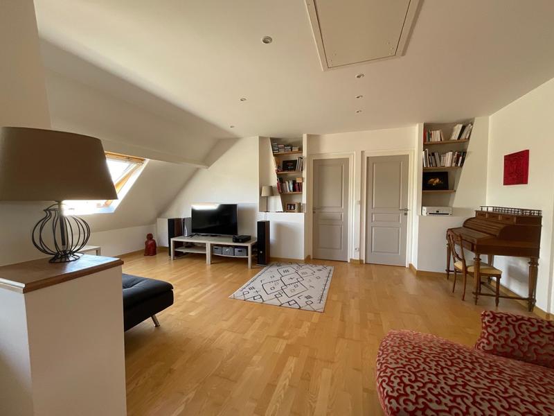 Maison - 176 m² - 7 pièces