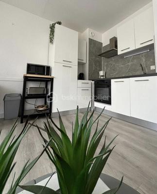 Studio - 25 m² - 1 pièce