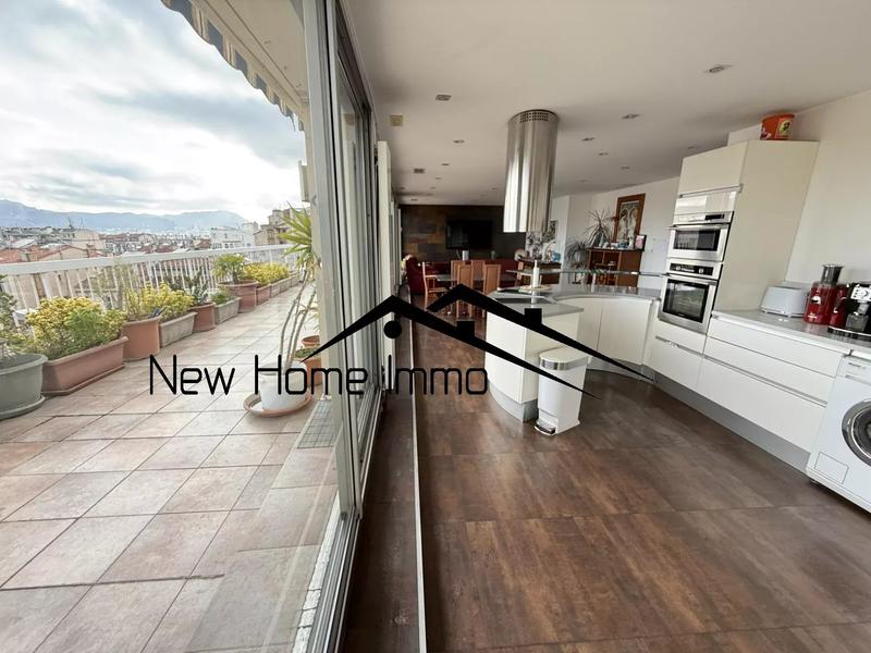 Appartement - 135 m² - 4 pièces