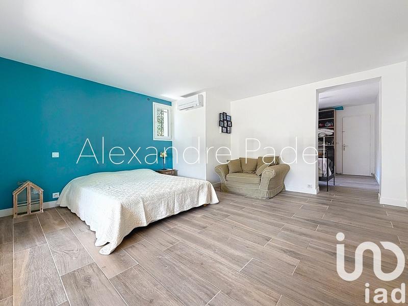 Maison - 270 m² - 10 pièces