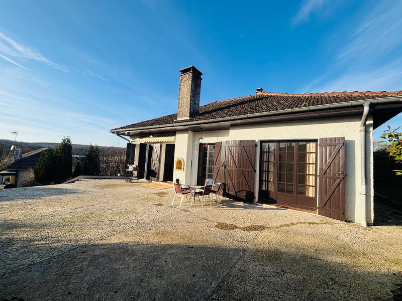 Maison - 102 m² - 4 pièces