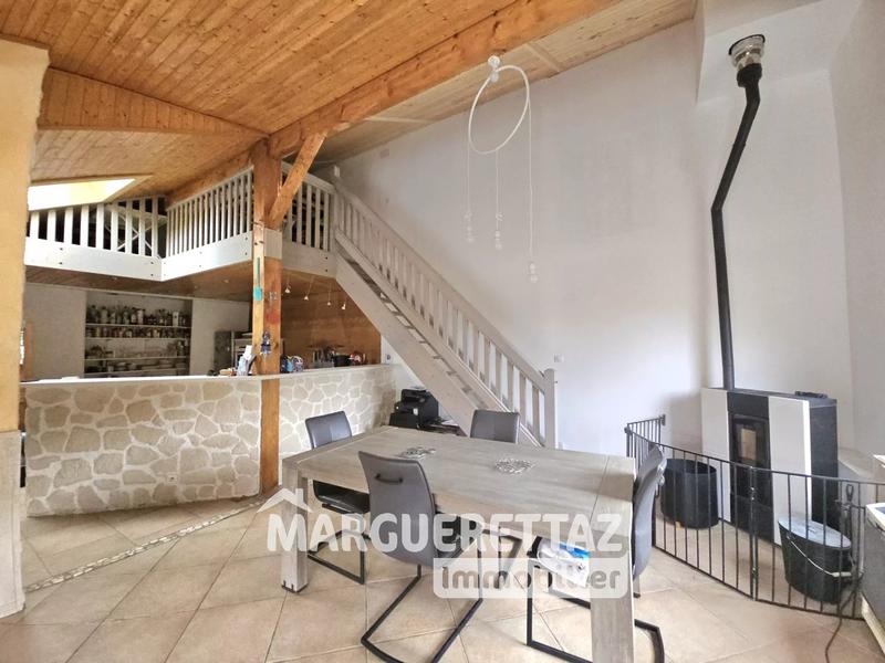 Maison - 140 m² - 5 pièces