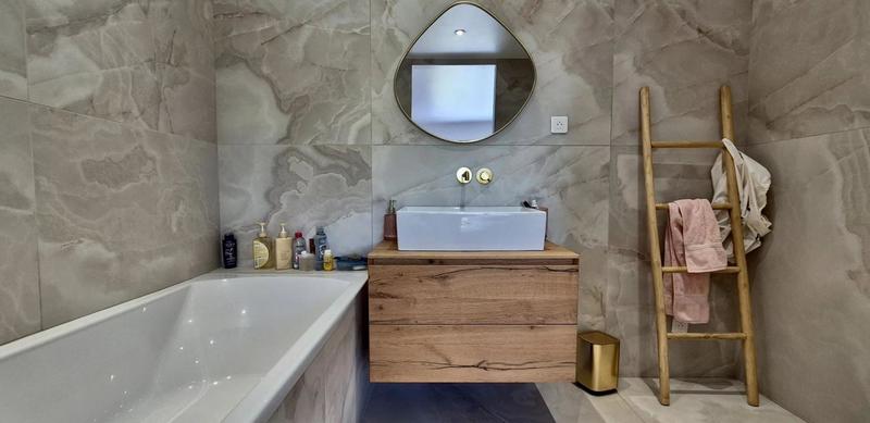 Villa - 204 m² - 6 pièces