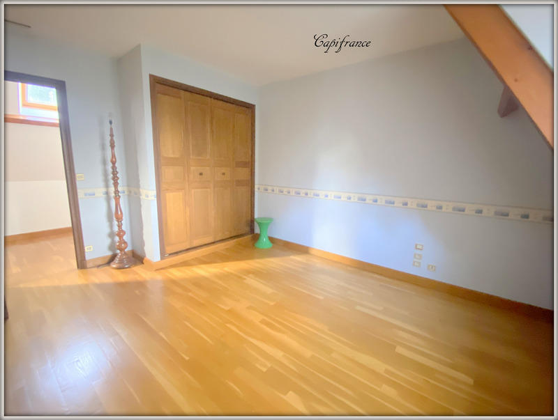 Maison - 255 m² - 6 pièces