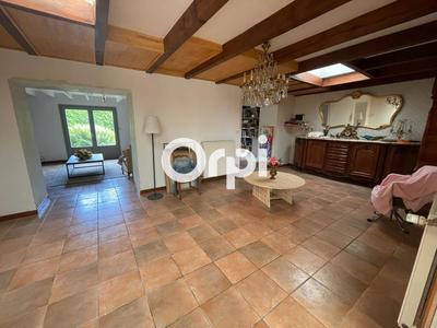 Maison - 239 m² - 7 pièces