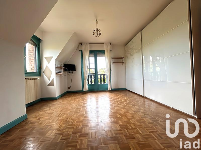 Maison - 199 m² - 9 pièces