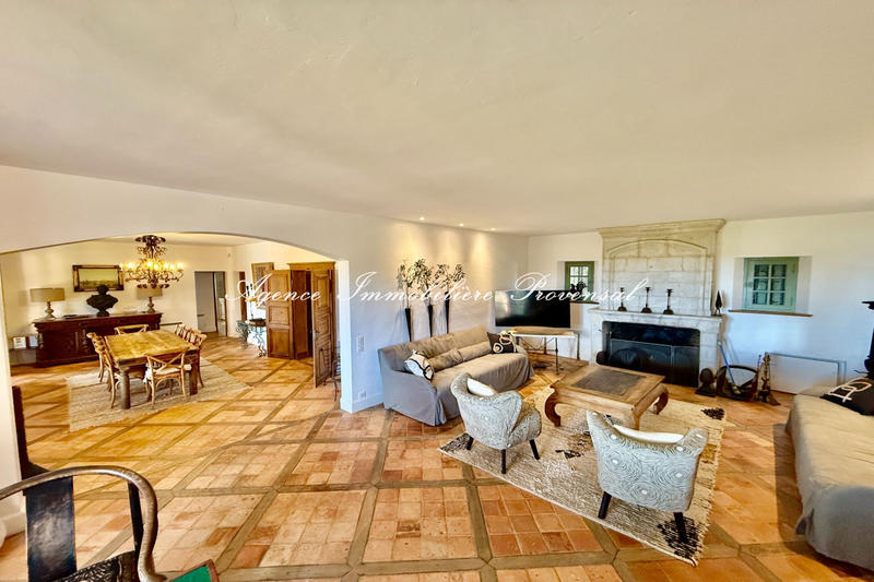 Villa - 300 m² - 8 pièces