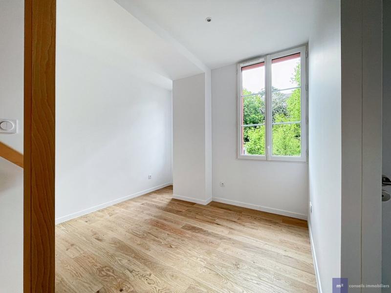 Appartement - 160 m² - 6 pièces