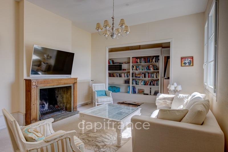 Demeure - 800 m² - 15 pièces