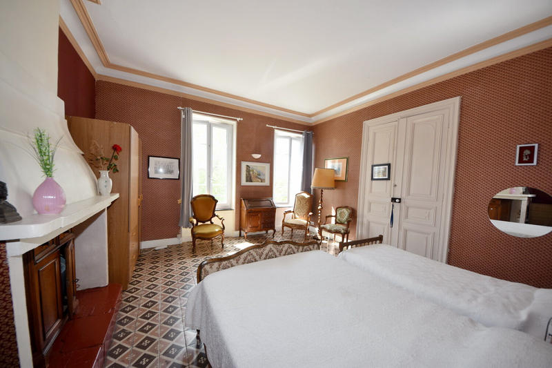 Maison - 551 m² - 14 pièces