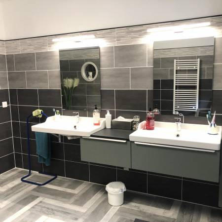 Maison - 230 m² - 9 pièces