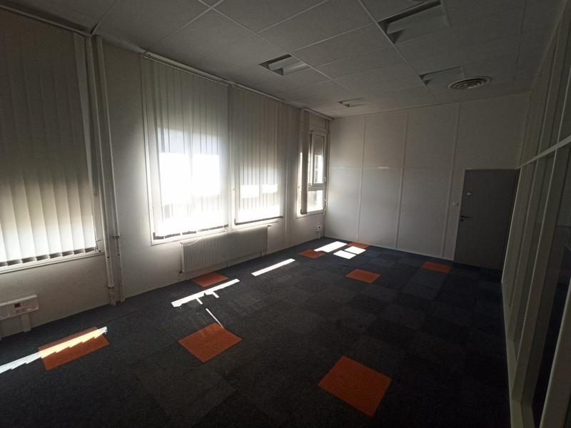 Bureau - 650 m²