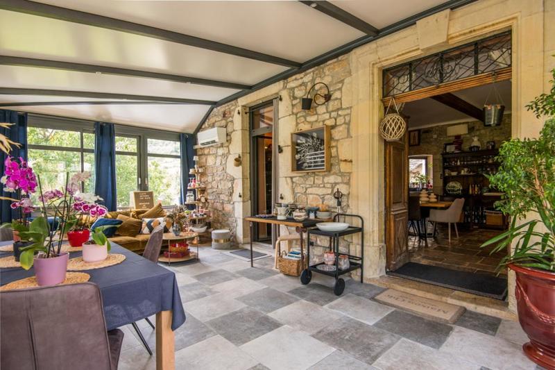 Demeure - 350 m² - 10 pièces