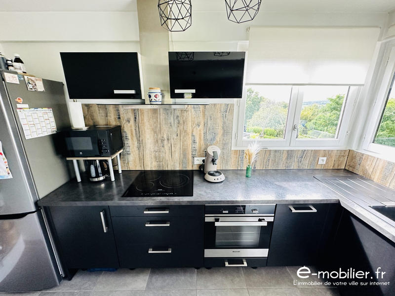 Maison - 101 m² - 5 pièces