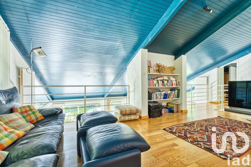 Maison - 220 m² - 5 pièces