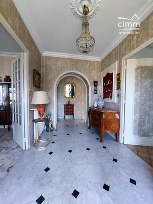 Maison - 285 m² - 8 pièces