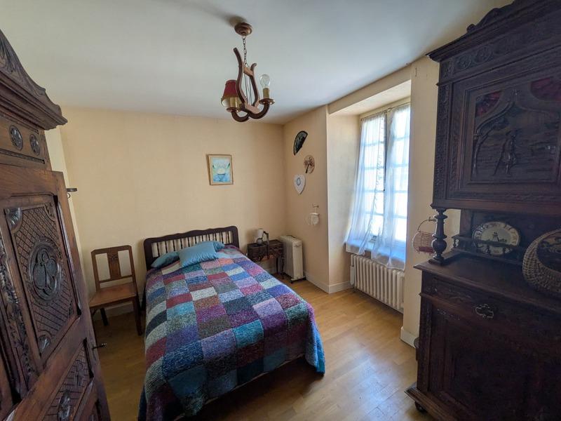 Maison - 170 m² - 9 pièces