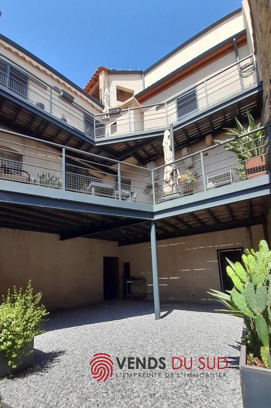 Maison - 230 m² - 6 pièces