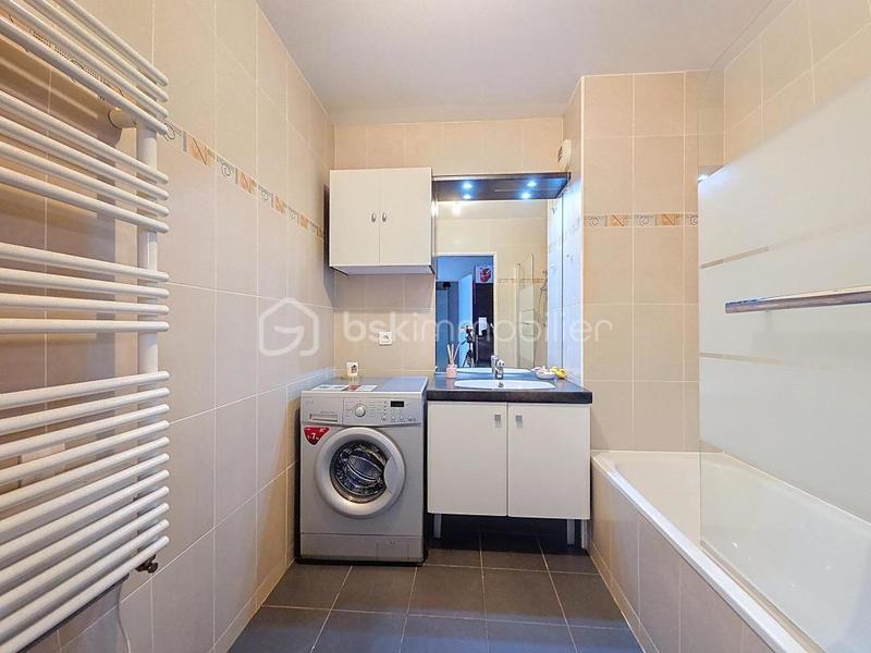 Appartement - 65 m² - 2 pièces