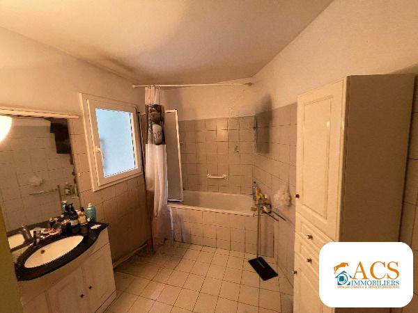 Appartement - 82 m² - 4 pièces