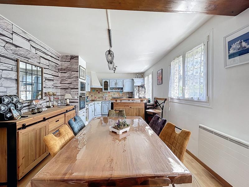 Maison - 111 m² - 5 pièces