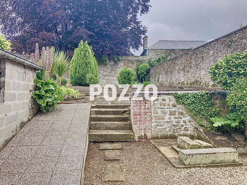 Maison - 181 m² - 7 pièces