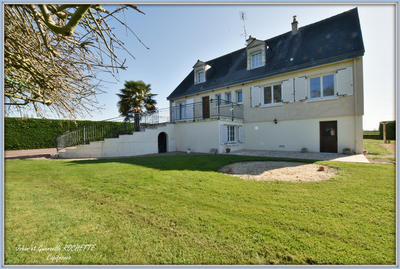 Maison - 210 m² - 10 pièces