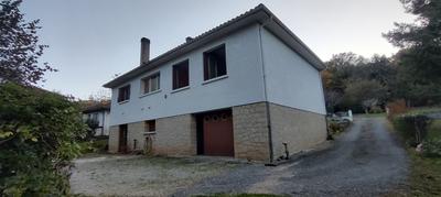 Maison - 90 m² - 7 pièces