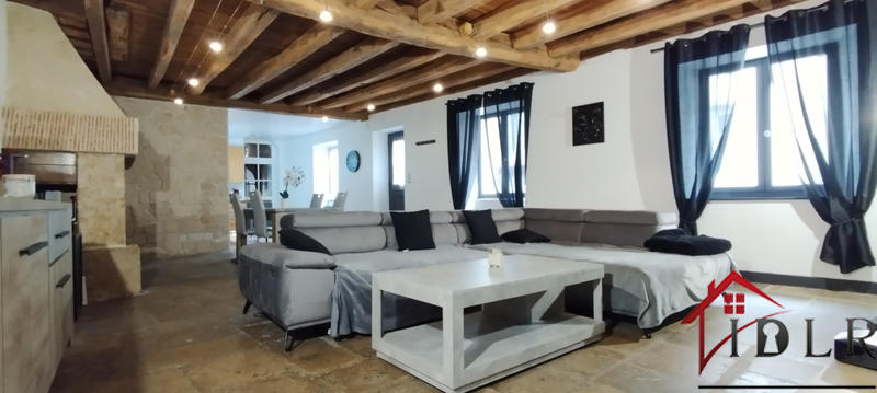 Maison - 242 m² - 8 pièces