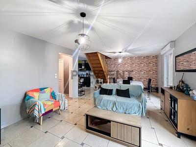 Maison - 95 m² - 5 pièces