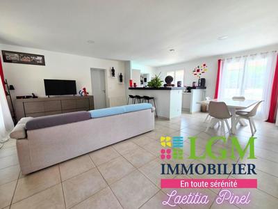 Maison - 90 m² - 4 pièces