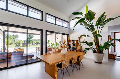 Maison contemporaine - 210 m² - 7 pièces