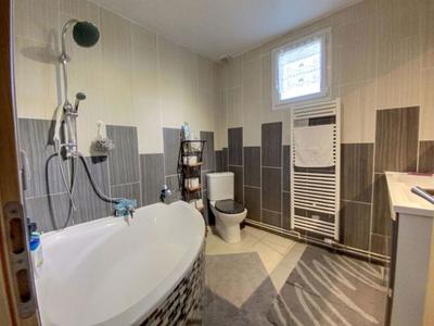 Propriété - 220 m² - 8 pièces