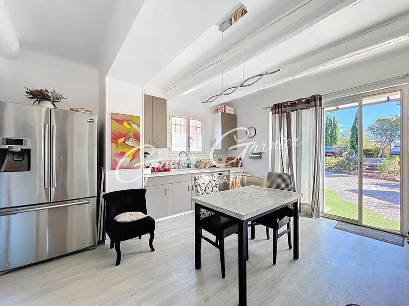 Maison - 480 m² - 16 pièces