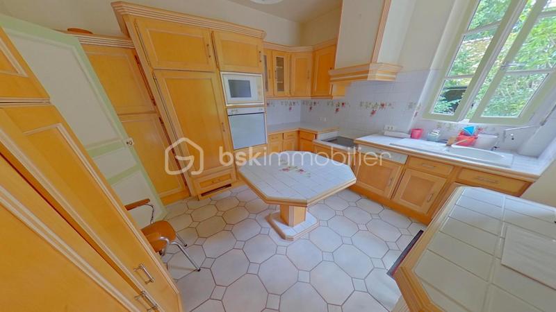 Propriété - 149 m² - 6 pièces