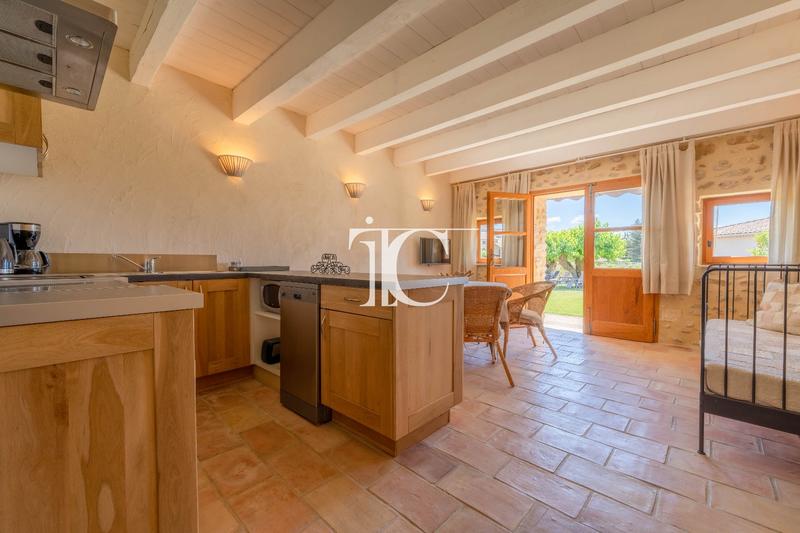 Maison - 537 m² - 12 pièces