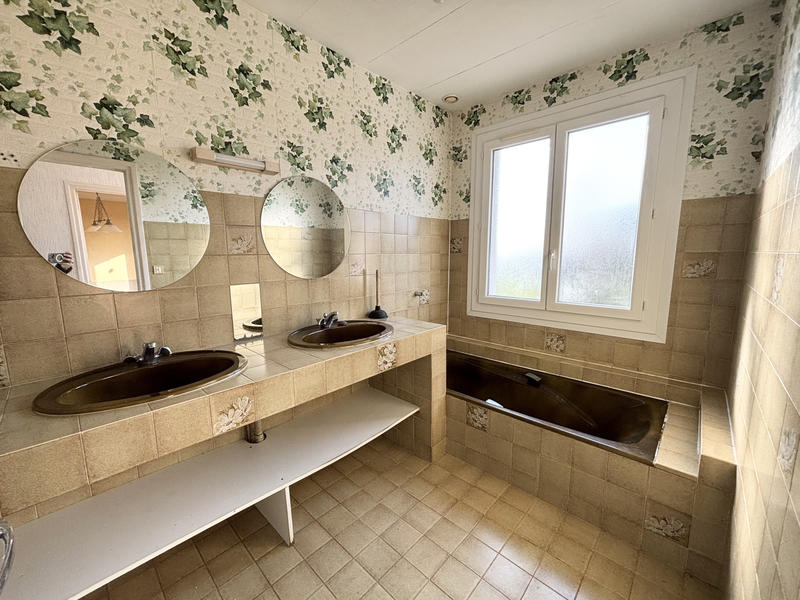 Maison - 111 m² - 6 pièces