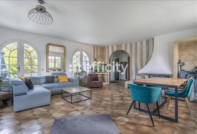 Maison - 166 m² - 8 pièces