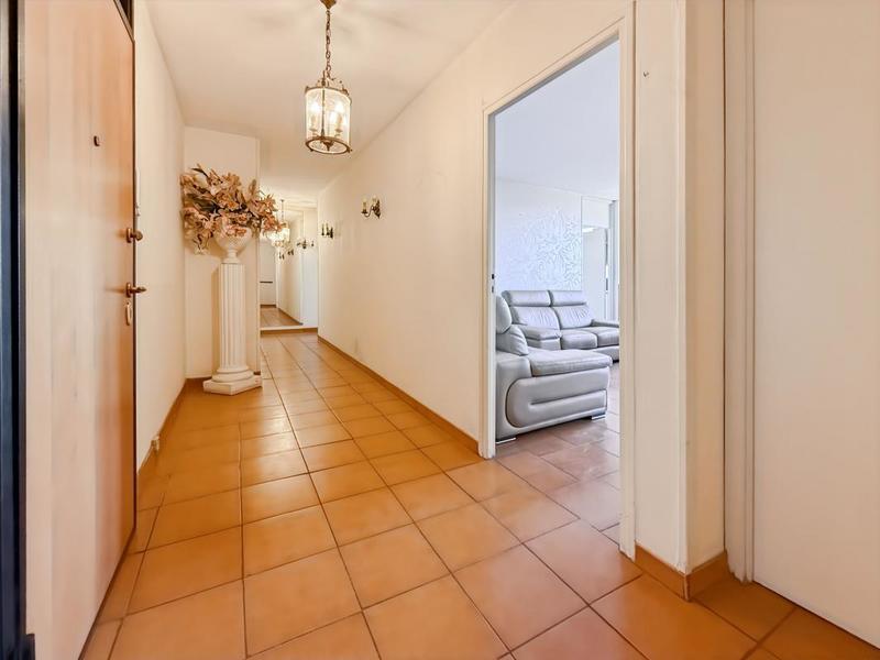 Appartement - 82 m² - 3 pièces