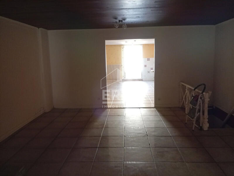 Maison - 145 m² - 7 pièces