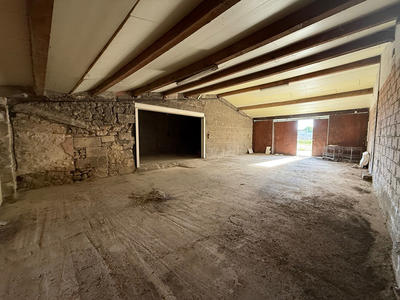 Maison - 150 m² - 1 pièce