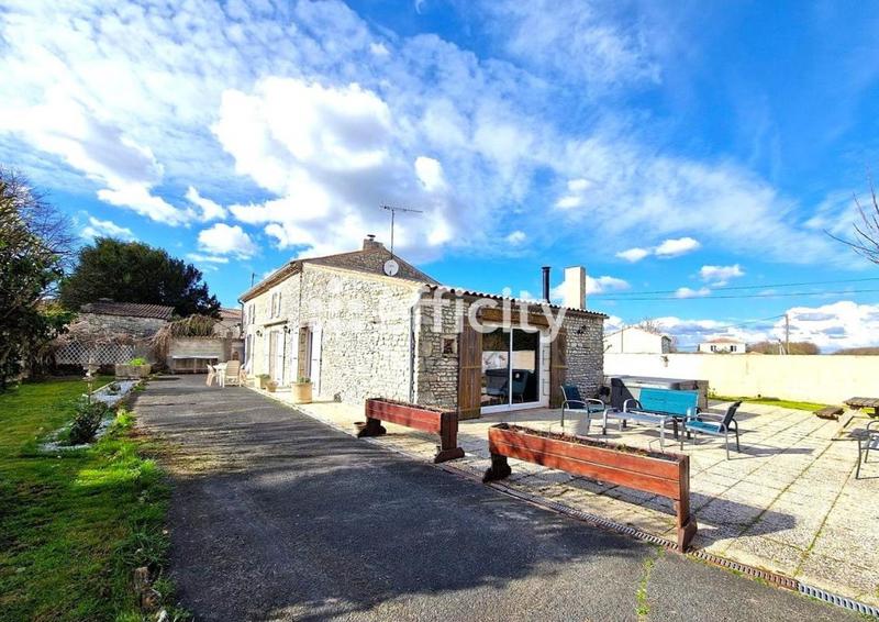 Maison - 195 m² - 7 pièces