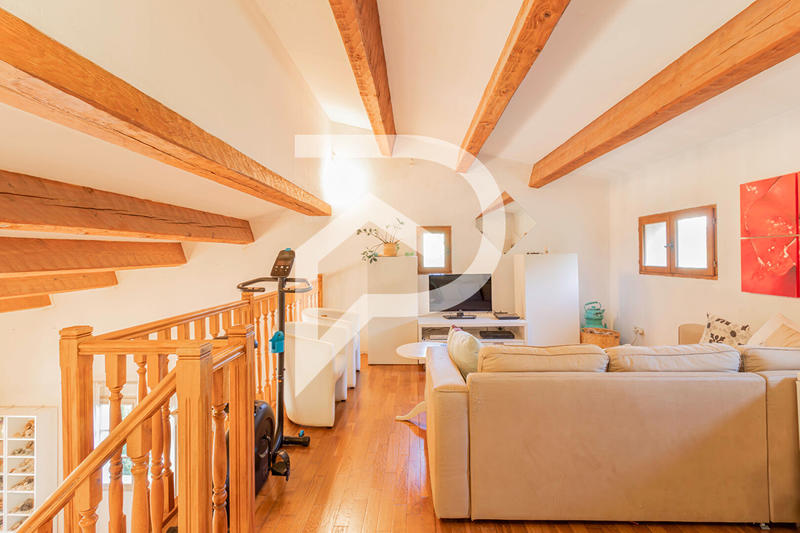 Maison - 363 m² - 6 pièces