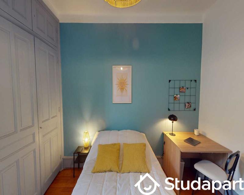 Chambre - 120 m² - 1 pièce