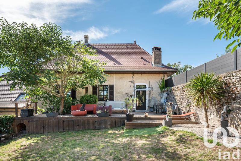 Maison - 230 m² - 10 pièces