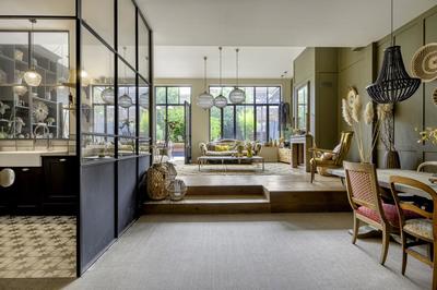 Maison - 250 m² - 8 pièces